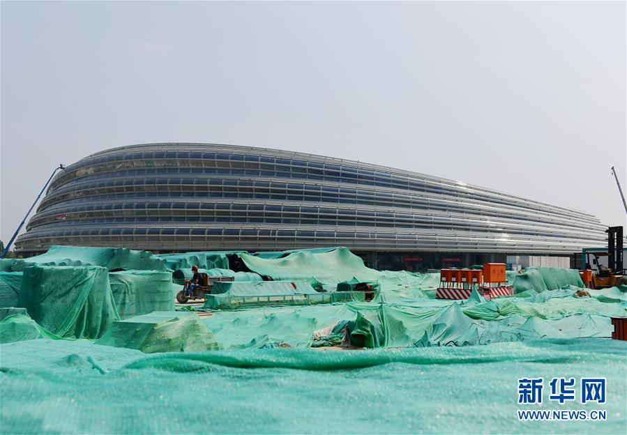 （體育·圖文互動）（2）易轉(zhuǎn)換、夠低碳、可持續(xù)——解密北京冬奧場館冰面建設(shè)亮點