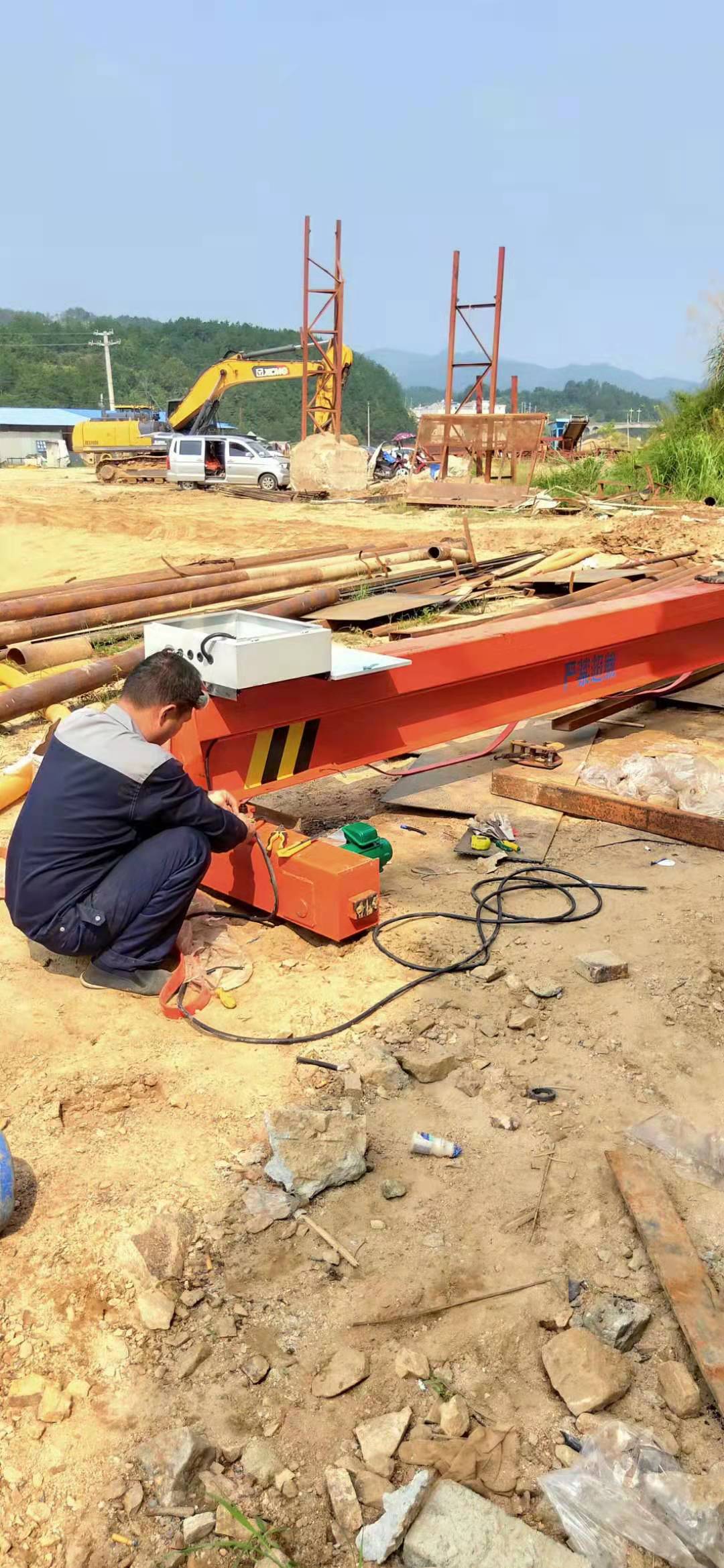 太倉電動單梁起重機械圖片